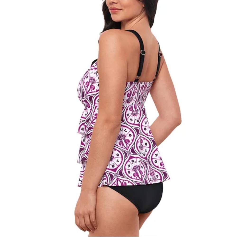 Women's Printed Tiered Fauxkini One-Piece Swimsuit NWT - Picture 3 of 6